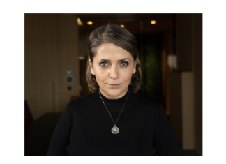 Studiu Deloitte: aproximativ 80% dintre tinerii români spun că nu își permit o locuință proprie. Costul vieții de zi cu zi rămâne principala preocupare, urmat de instabilitatea politică și de corupție