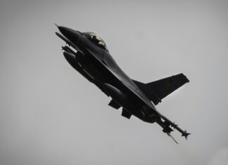 Avion de vânătoare F-16 al Ucrainei, prăbușit în misiune de luptă. „Situație de urgență” când intercepta ținte rusești