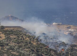 Mii de evacuări în Creta, din cauza incendiilor de vegetație. Ce spun români care sunt pe insulă