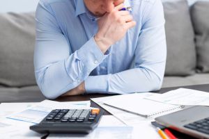 Facturi la energie. Foto: Shutterstock