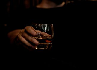 Ce nu îți spune nimeni când începi o colecție de whisky acasă