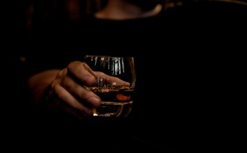 Ce nu îți spune nimeni când începi o colecție de whisky acasă