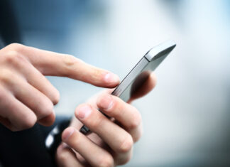 Ai primit un SMS despre o amendă? Poliția Română anunță cum funcționează frauda care îi folosește identitatea