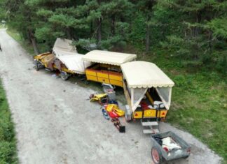 Accident grav de trăsură în Elveția. Circumstanțele în care 12 turiști au fost răniți, iar o femeie și-a pierdut viața