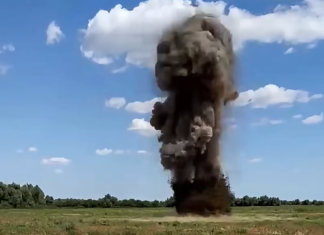 Momentul în care drona găsită vineri la Plauru este detonată de MApN