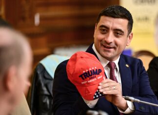 Patru foşti oficiali americani sugerează ca lui George Simion să-i fie retrasă viza de State. Doi dintre ei au fost ambasadori ai SUA în România. Ce motive invocă