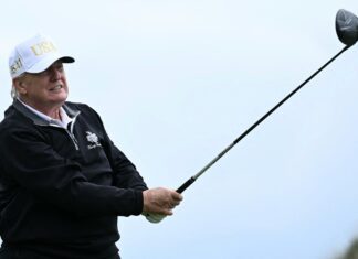 Donald Trump, deplasare în Europa, pentru un turneu la clubul său de golf