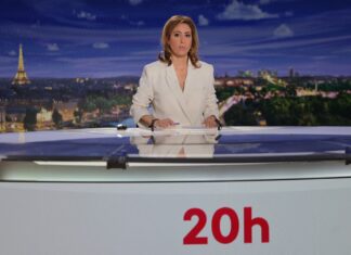 Prezentatoarea-vedetă de știri care tocmai a anunțat că se retrage, după ce partenerul ei a intrat în cursa prezidențială, în Franța. „Mă voi da la o parte”