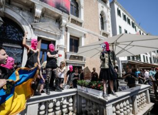 O fostă membră a trupei Pussy Riot dezvăluie că a fost informatoare FSB și că a fost implicată într-un complot de asasinat