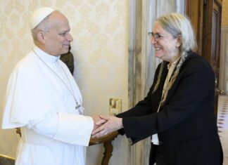 Patti Smith, în vizită la Papa Leon. Legătura specială cu Vaticanul a legendei muzicii punk