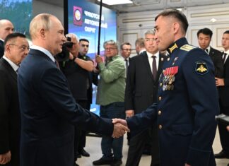 Putin merge în Siberia pentru a treia oară în trei săptămâni. A vizitat republica ce a dat un mare număr de soldați pentru război