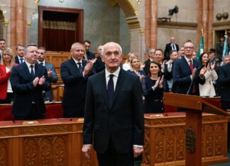 Ungaria are un nou preşedinte, ales de Parlament. Cine este Andras Baka