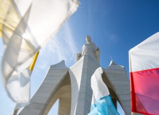 Cea mai înaltă statuie a Fecioarei Maria din Europa, inaugurată într-un sat polonez care are mai puţin de 150 de locuitori