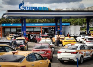 Rusia a început să importe carburanți
